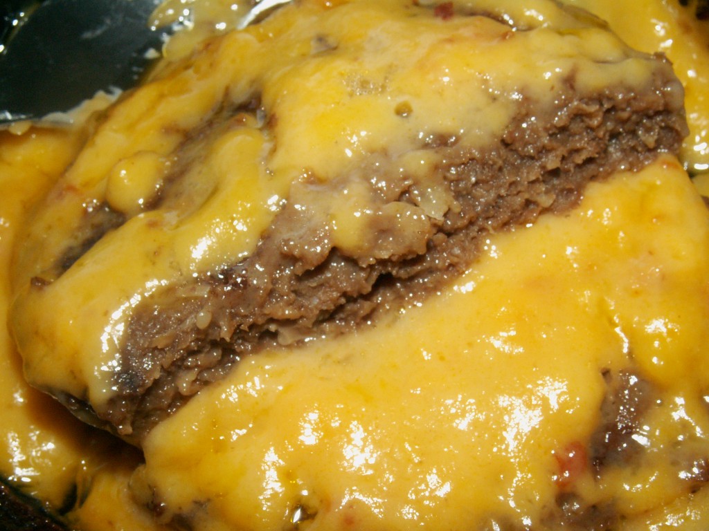 Banquet Cheesy Smothered Meat Patty Cut