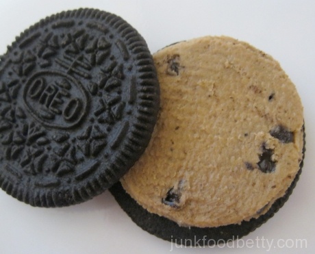 Limited Edition  Cookie Dough Oreo 2